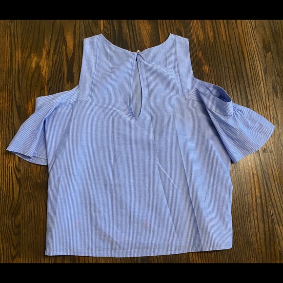 EXPRESS Cold-Shoulder Floral Embroidery Top - Picture 3 of 4